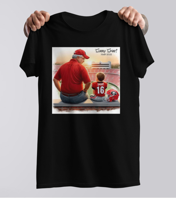 Brock Bowers Sonny Smart 1948-2025 Georgia Stadium Grandpa And Child Football Scene T-Shirt