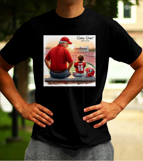 Brock Bowers Sonny Smart 1948-2025 Georgia Stadium Grandpa And Child Football Scene T-Shirt