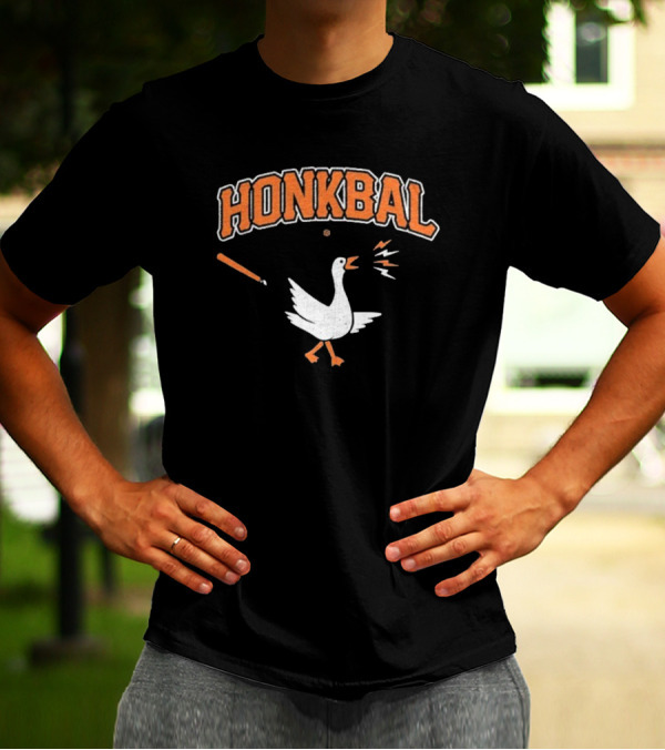 Honkbal Goose With Baseball Bat And Ball T-Shirt