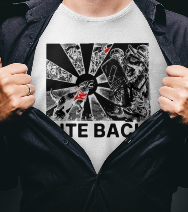 "Bite Back Punkwithacamera Dog Confronts Riot Police" T-Shirt