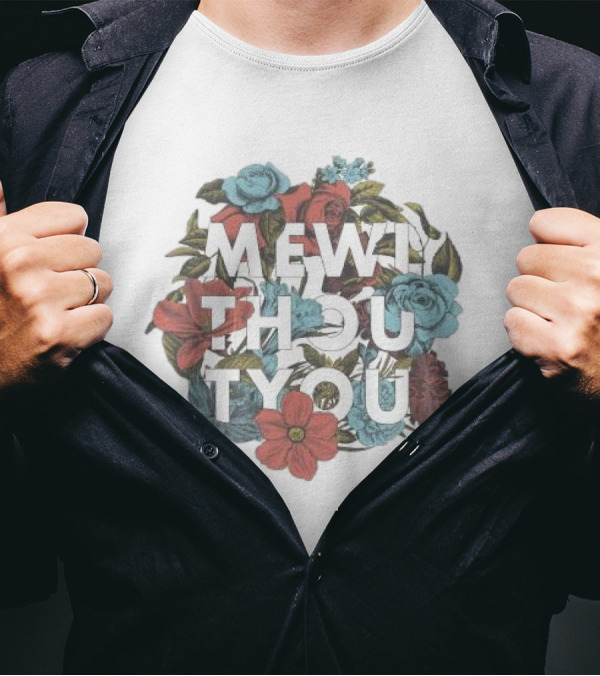 Mewi Thou Tyou White Flowers Roses Blue Red T-Shirt