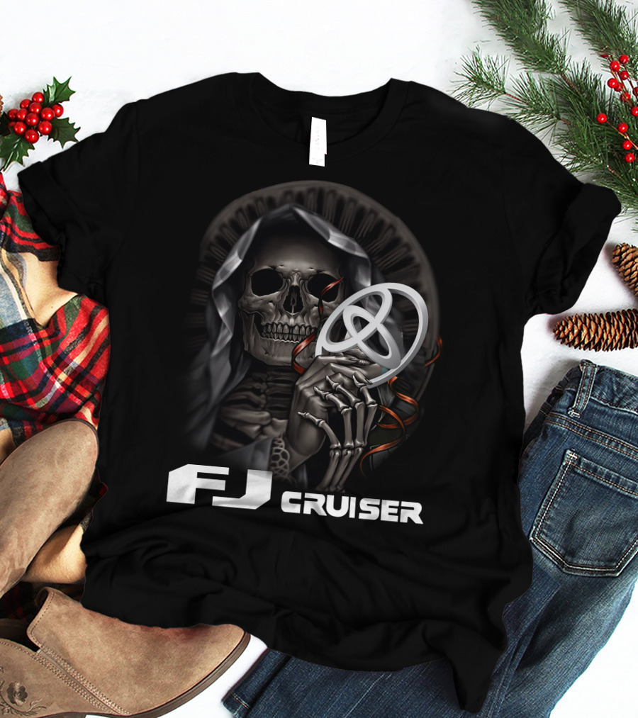 FJ Cruiser Skull Holding Emblem 03 T-Shirt