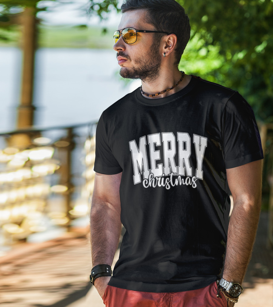Merry Christmas Simple Classic Bold Festive Text T-Shirt