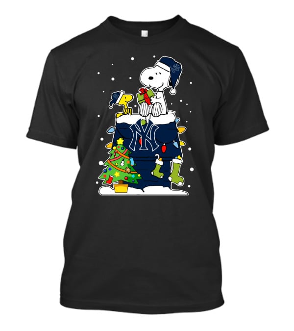 Snoopy And Woodstock Celebrate Christmas With New York Yankees T-Shirt