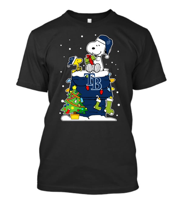 Tampa Bay Rays Snoopy Christmas Peanuts Gift Snowy Scene T-Shirt