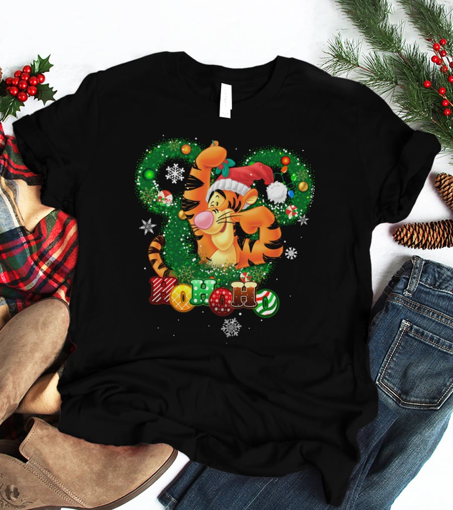 TG HHH Christmas Ho Ho Ho Tigger Santa Hat Snowflakes Holiday Wreath T-Shirt