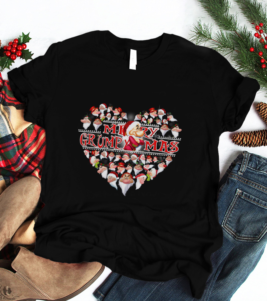Merry Grumpmas Heart With Santa Dwarfs T-Shirt