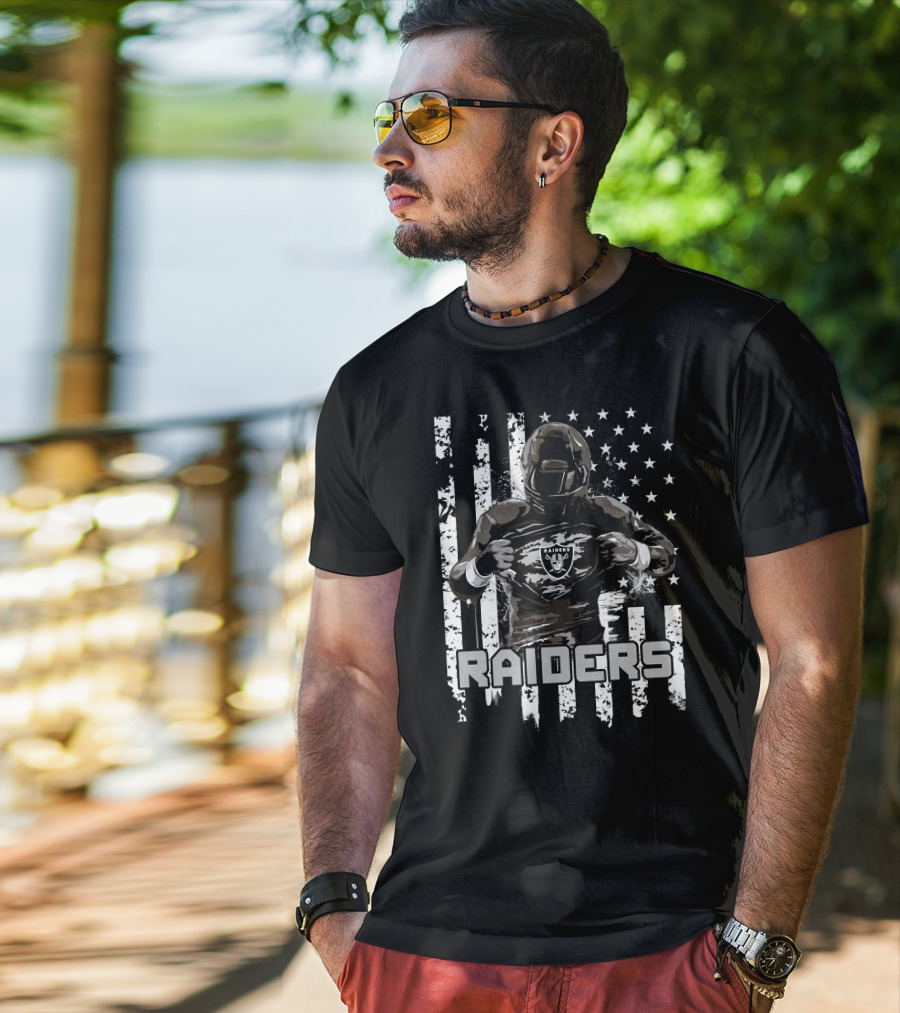 Las Vegas Raiders Player With American Flag Background T-Shirt