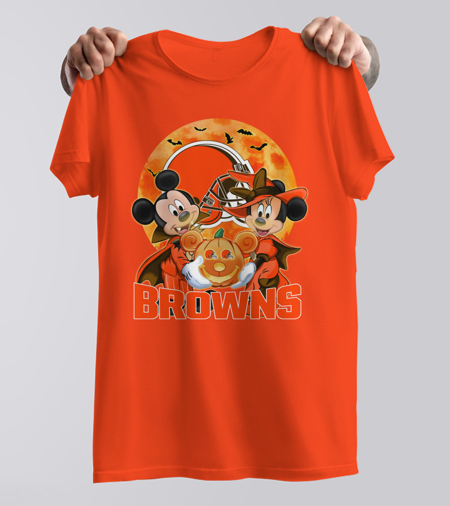 Cleveland Browns Mickey And Minnie Mouse Halloween Bats Pumpkin Helmet T-Shirt