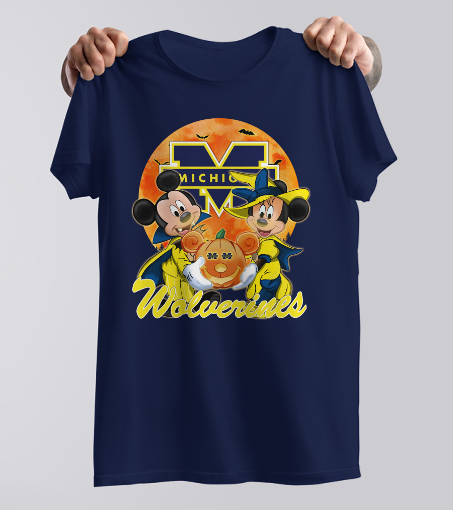 Michigan Wolverines Mickey And Minnie Mouse Halloween Pumpkin T-Shirt