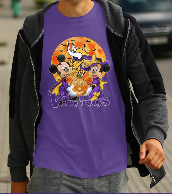 Vikings Halloween Mickey Mouse And Minnie Mouse Football Pumpkin T-Shirt