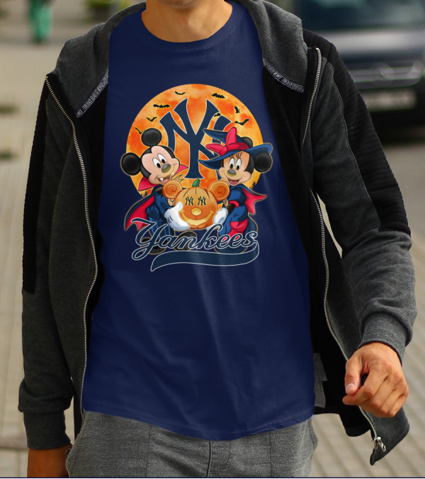 New York Yankees Mickey Mouse Minnie Mouse Halloween Pumpkin Moon Bats T-Shirt