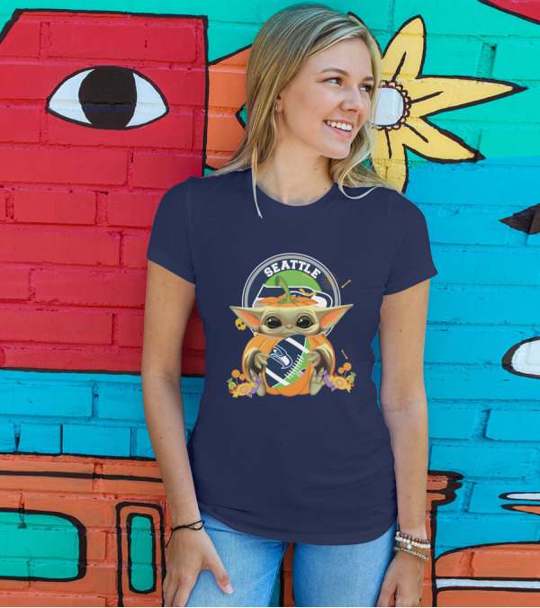 Seattle Seahawks Halloween Pumpkin Baby Yoda Hug T-Shirt