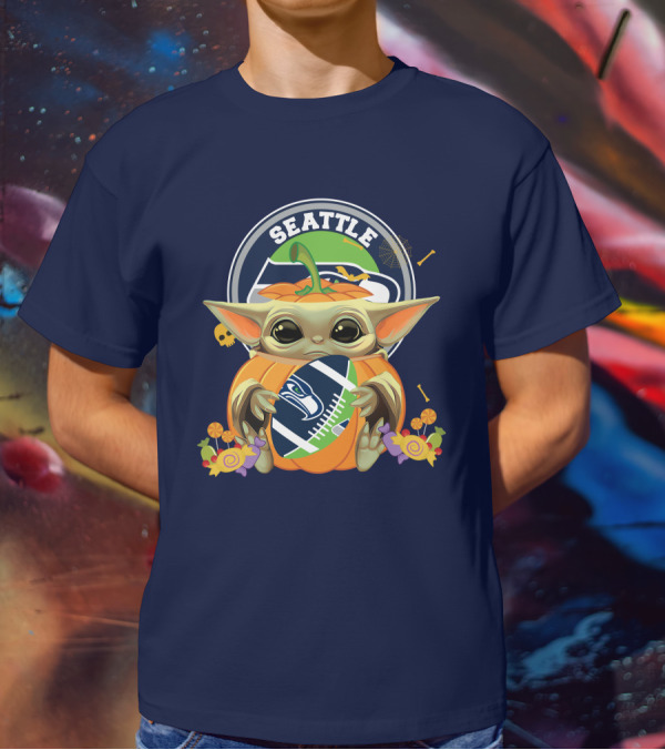 Seattle Seahawks Halloween Pumpkin Baby Yoda Hug T-Shirt