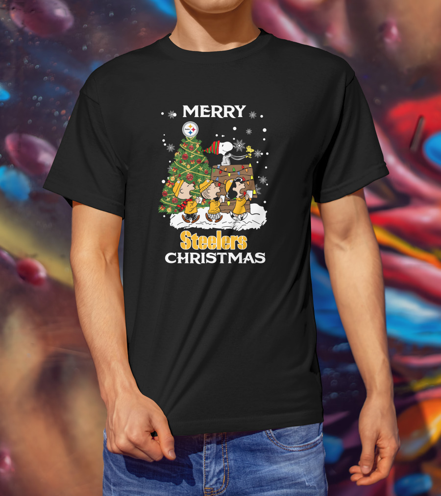 Merry Steelers Christmas Peanuts Tree Snoopy And Friends T-Shirt