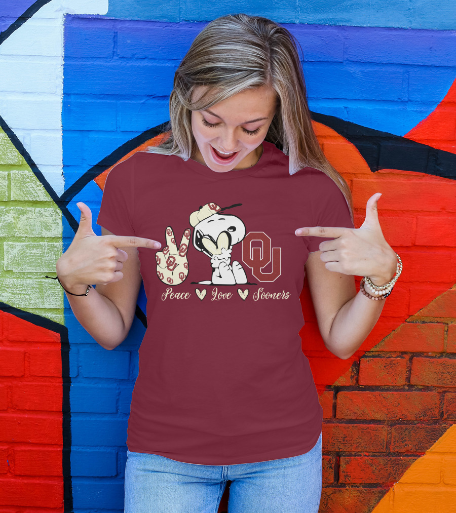 Peace Love Oklahoma Sooners Snoopy Ou T-Shirt