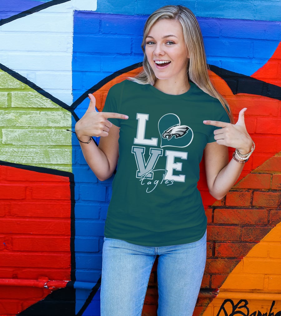 Love Eagles Philadelphia Football Fan T-Shirt