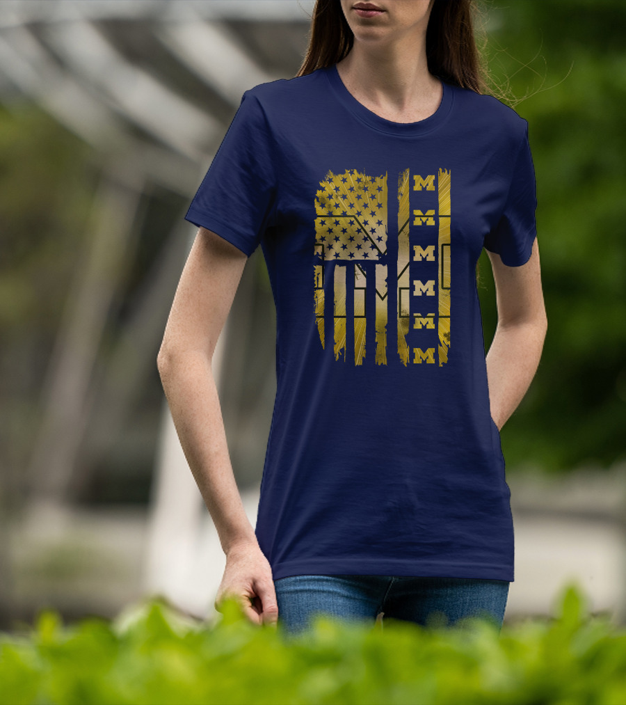 Michigan Wolverines M American Flag T-Shirt