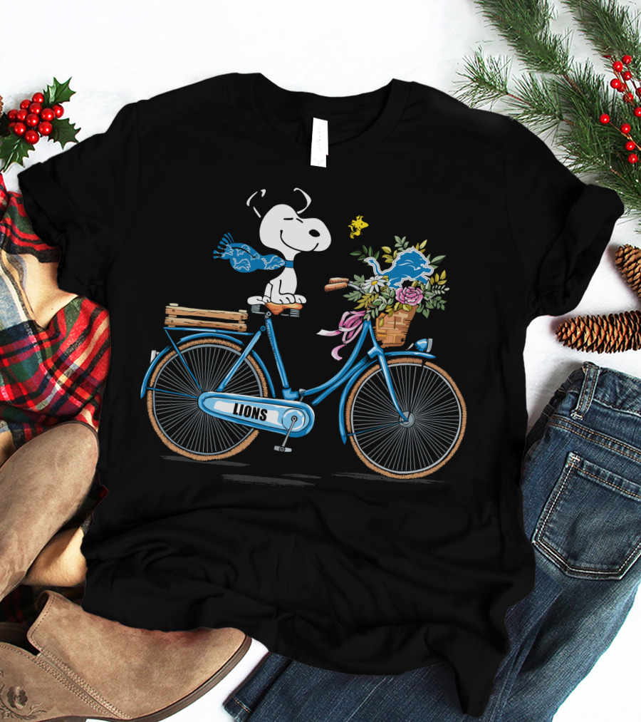 Detroit Lions Snoopy On Bicycle With Woodstock And Flowers T-Shirt