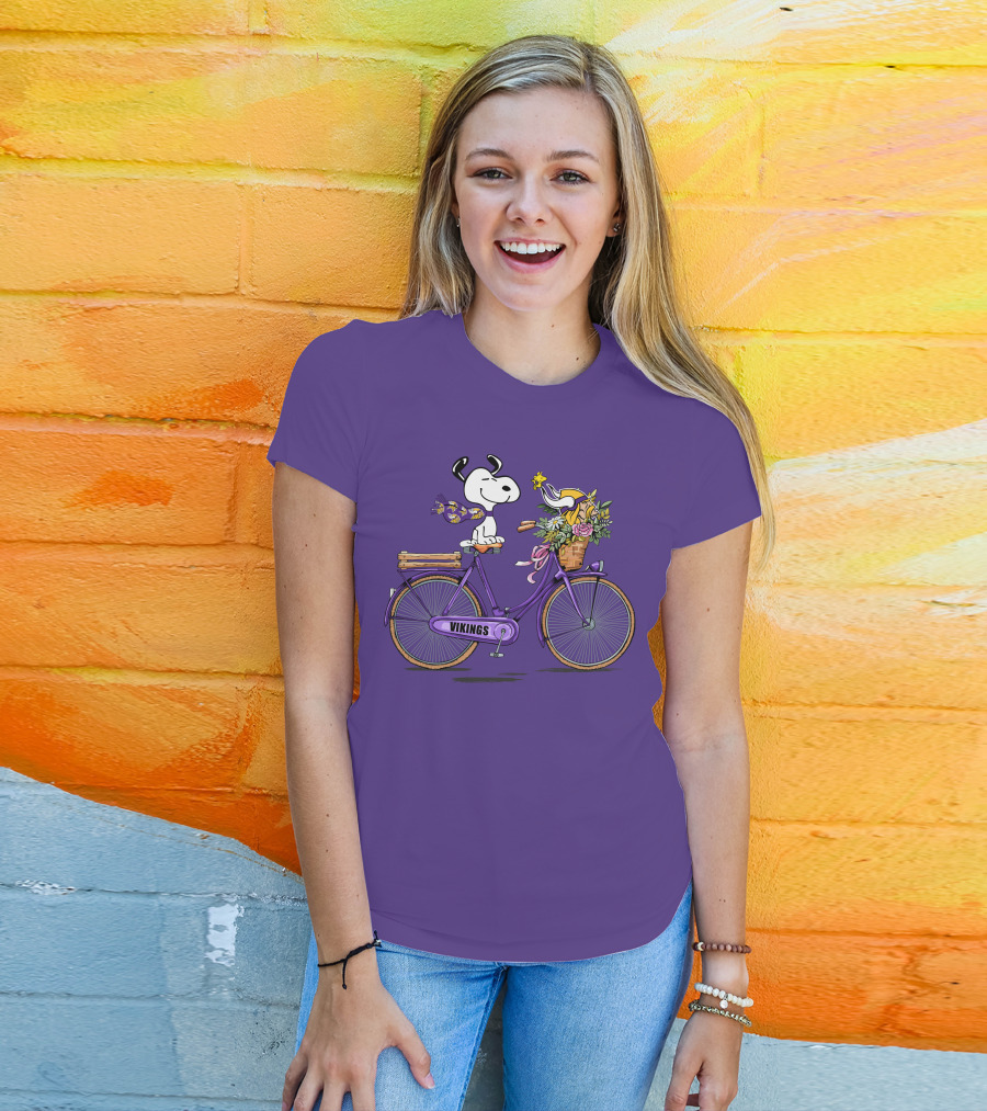 Minnesota Vikings Snoopy Woodstock Bicycle Adventure T-Shirt