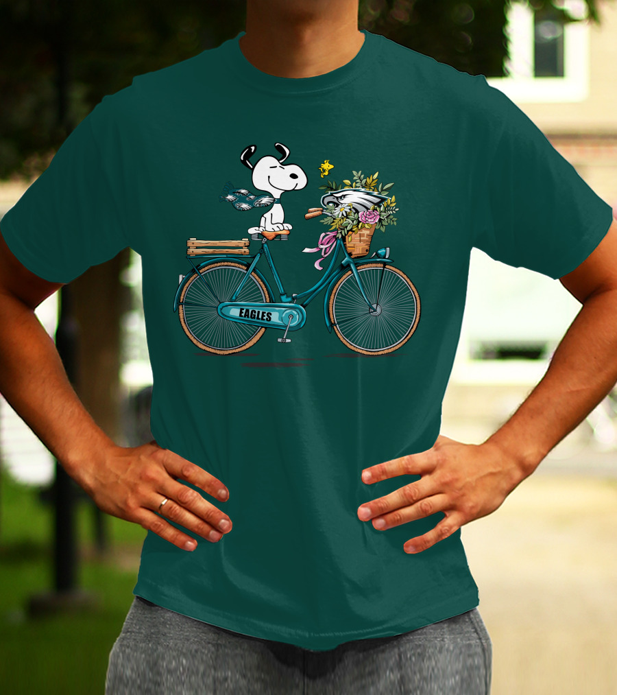 Philadelphia Eagles Snoopy Bicycle Flower Basket T-Shirt