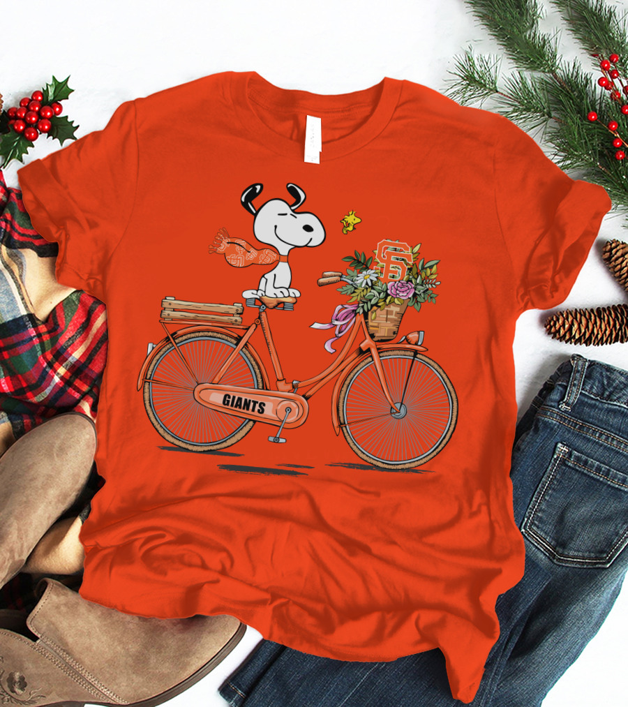 San Francisco Giants Snoopy On Bicycle With Flowers T-Shirt