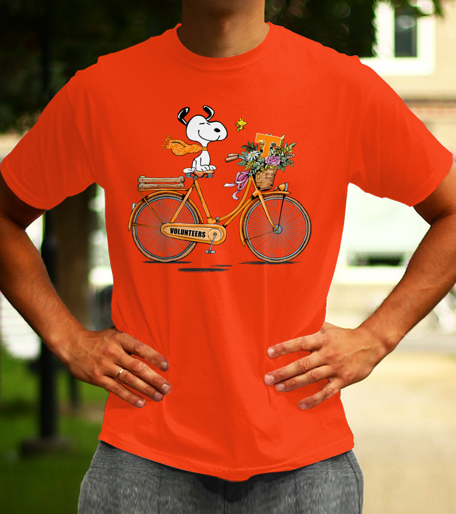 Tennessee Volunteers Snoopy On Bicycle With Flowers And Woodstock T-Shirt