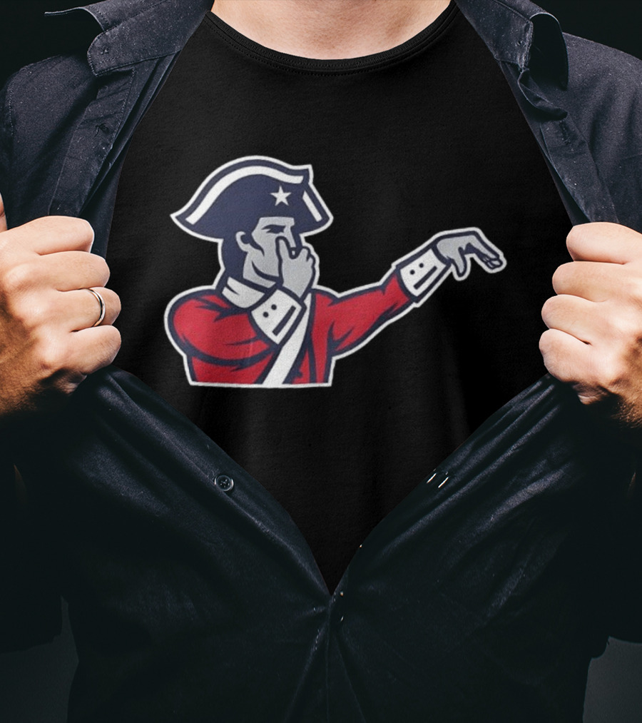 New England Patriots Hold Ya Nose Pat Patriot Gesture T-Shirt