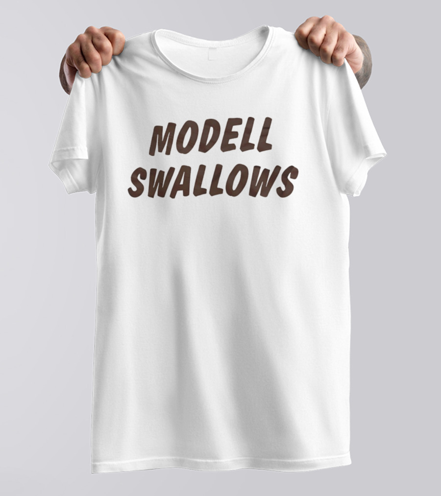 Modell Swallows Bold Text Trendy T-Shirt