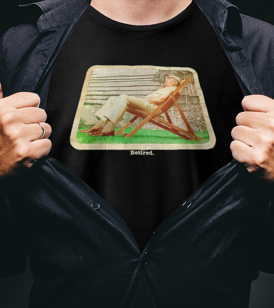 Liverpool Manager Bob Paisley Enjoys Retirement In The Sunshine T-Shirt