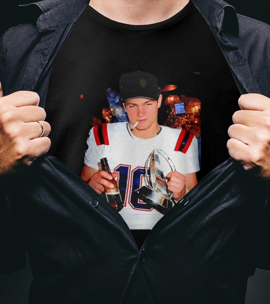 New England Patriots 16 Smoking Beer Trophy T-Shirt