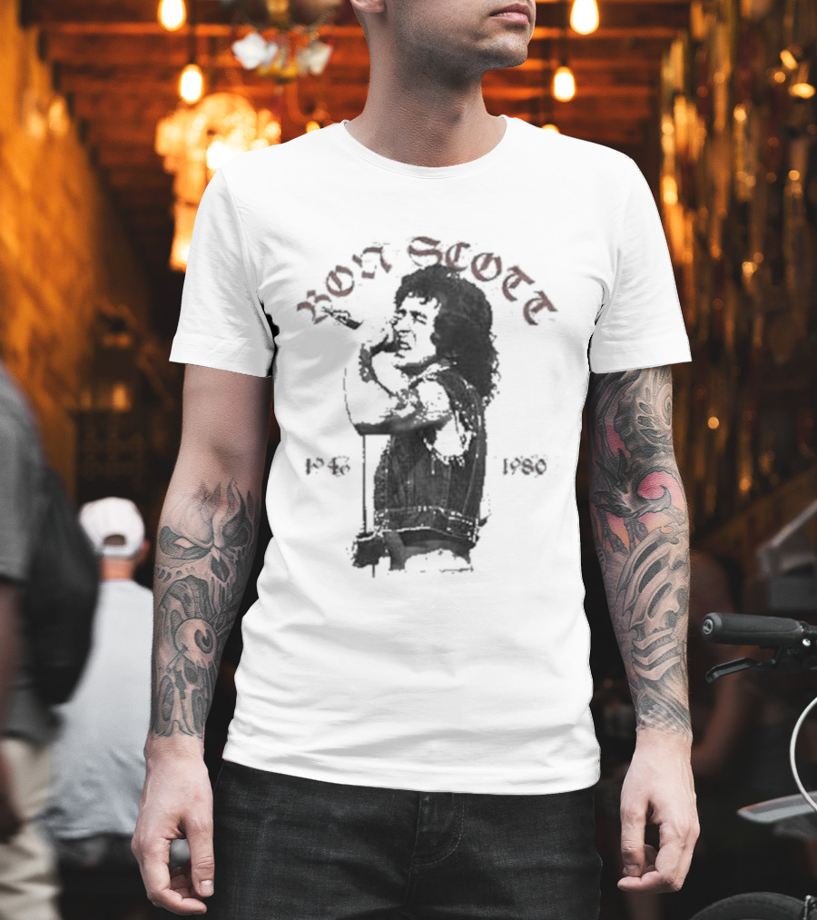 Bon Scott 1946 1980 Vocalist Tribute Memorabilia T-Shirt