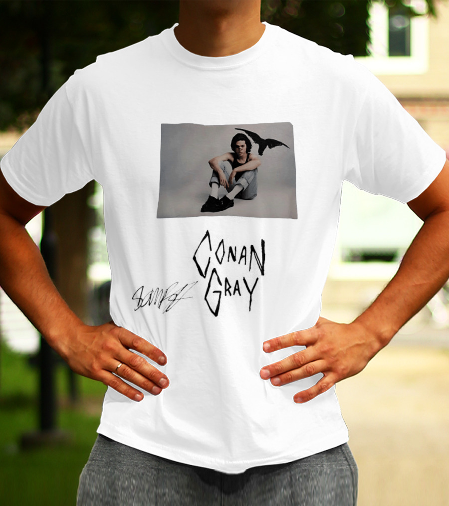 Conan Gray Sitting Pose With Bird T-Shirt