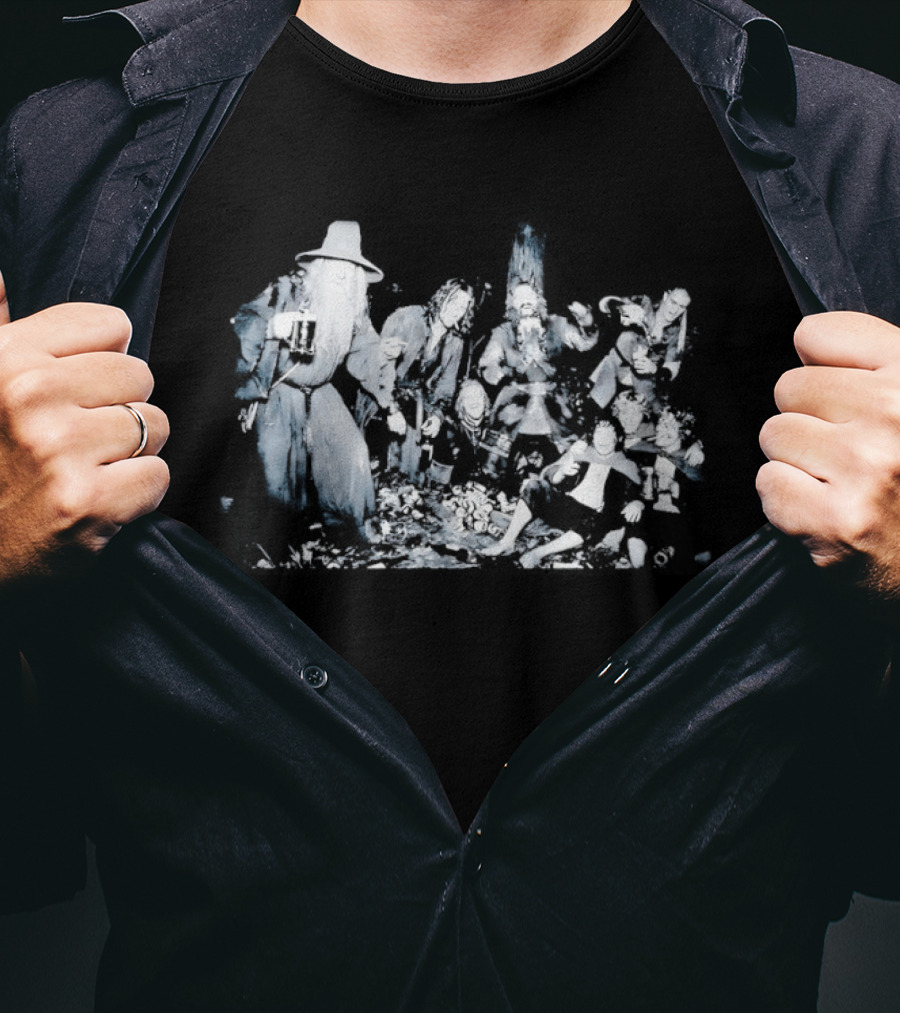 The Lord Of The Rings Fellowship Members Smoking Scene T-Shirt