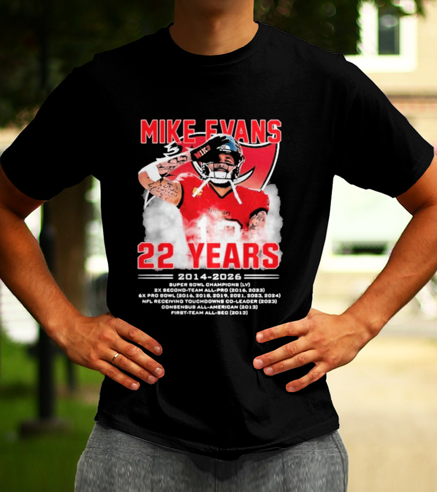 Mike Evans 22 Years 2014 2026 Red Jersey Salute Football Player T-Shirt