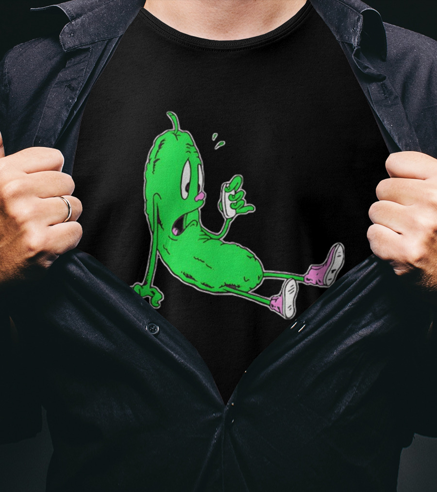 Stunsig Green Pickle Cartoon Phone Expression T-Shirt