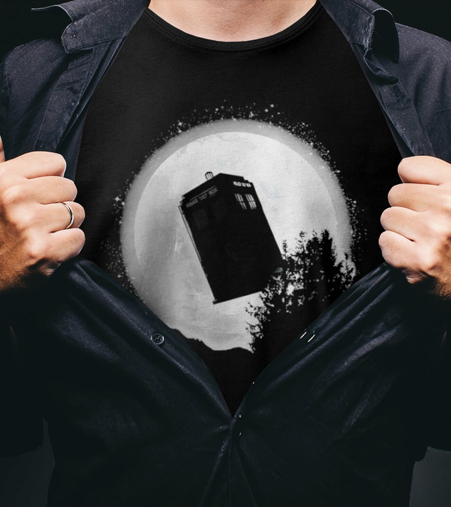 Tardis Doctor Who Moonlight Time Machine Iconic Sci Fi Police Box T-Shirt