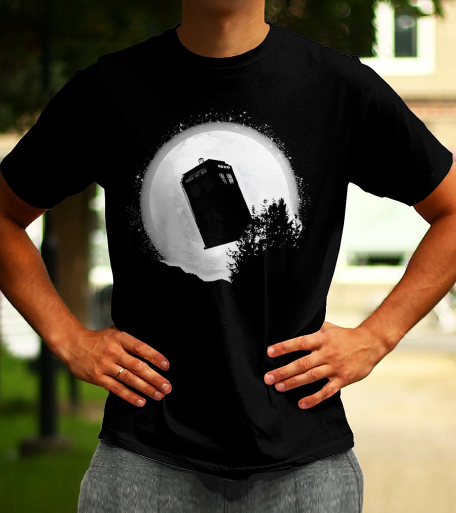 Tardis Doctor Who Moonlight Time Machine Iconic Sci Fi Police Box T-Shirt