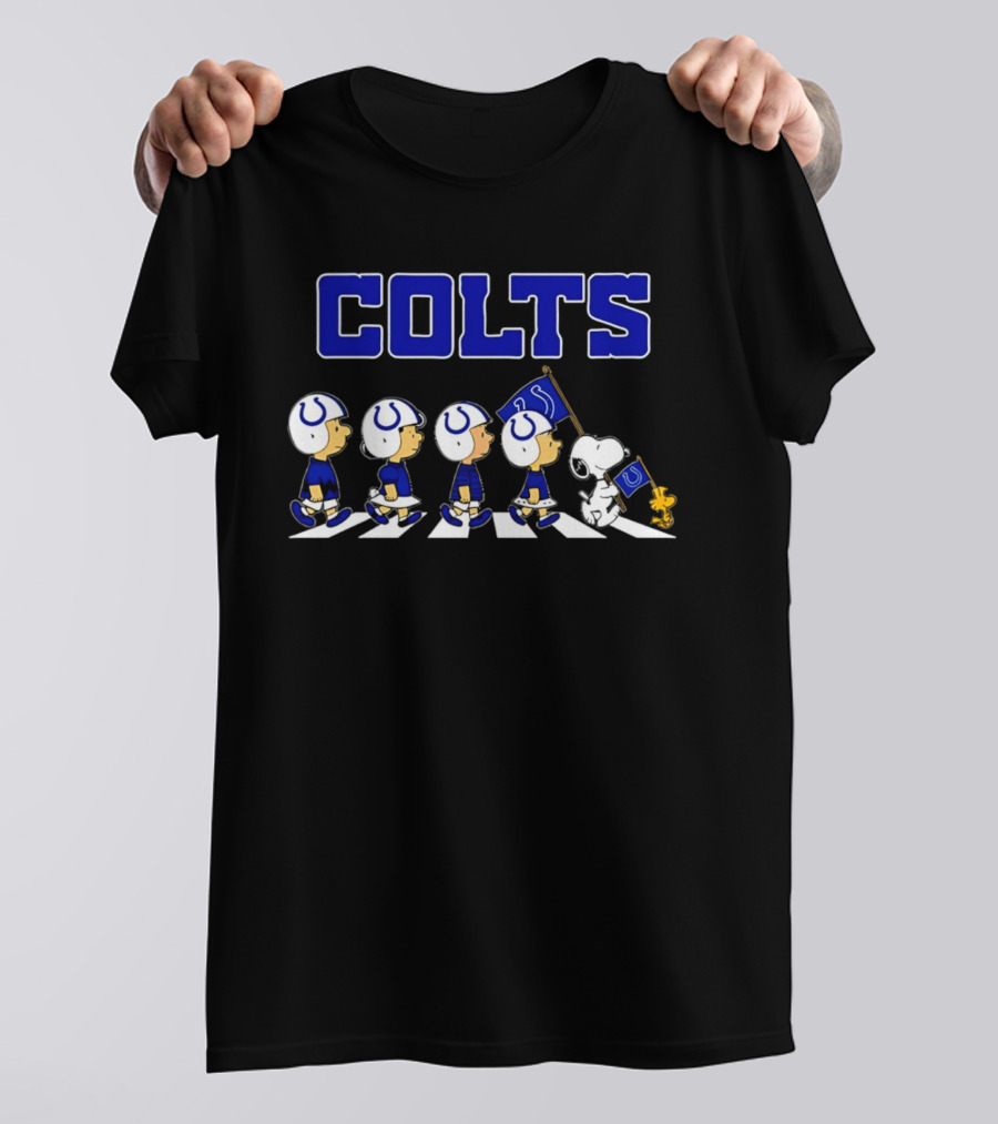 Peanuts Indianapolis Colts Snoopy Football Flag Crossing T-Shirt