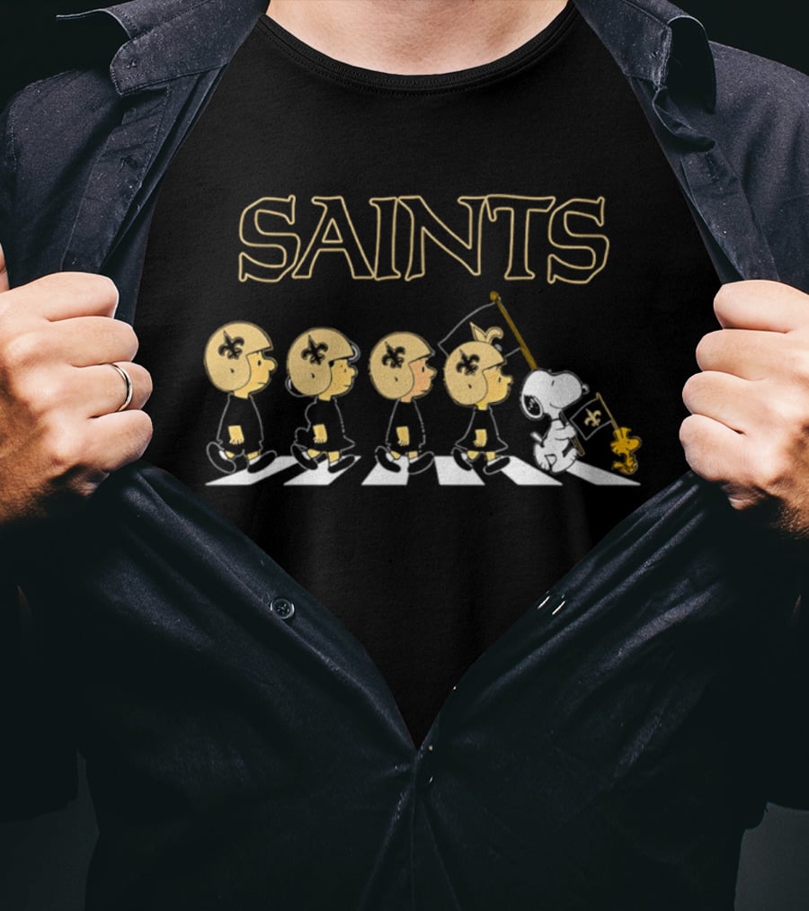 Peanuts New Orleans Saints Walking Flag Collaboration T-Shirt