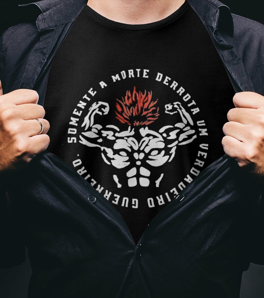 Somente A Morte Derrota Um Verdadeiro Guerreiro Musculoso Com Cabelo Vermelho T-Shirt
