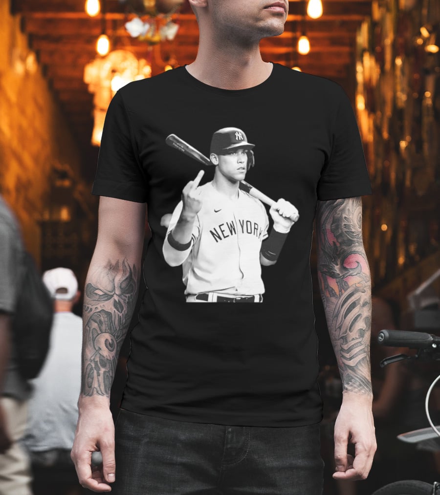 New York Yankees Aaron Judge Baseball Gesture T-Shirt