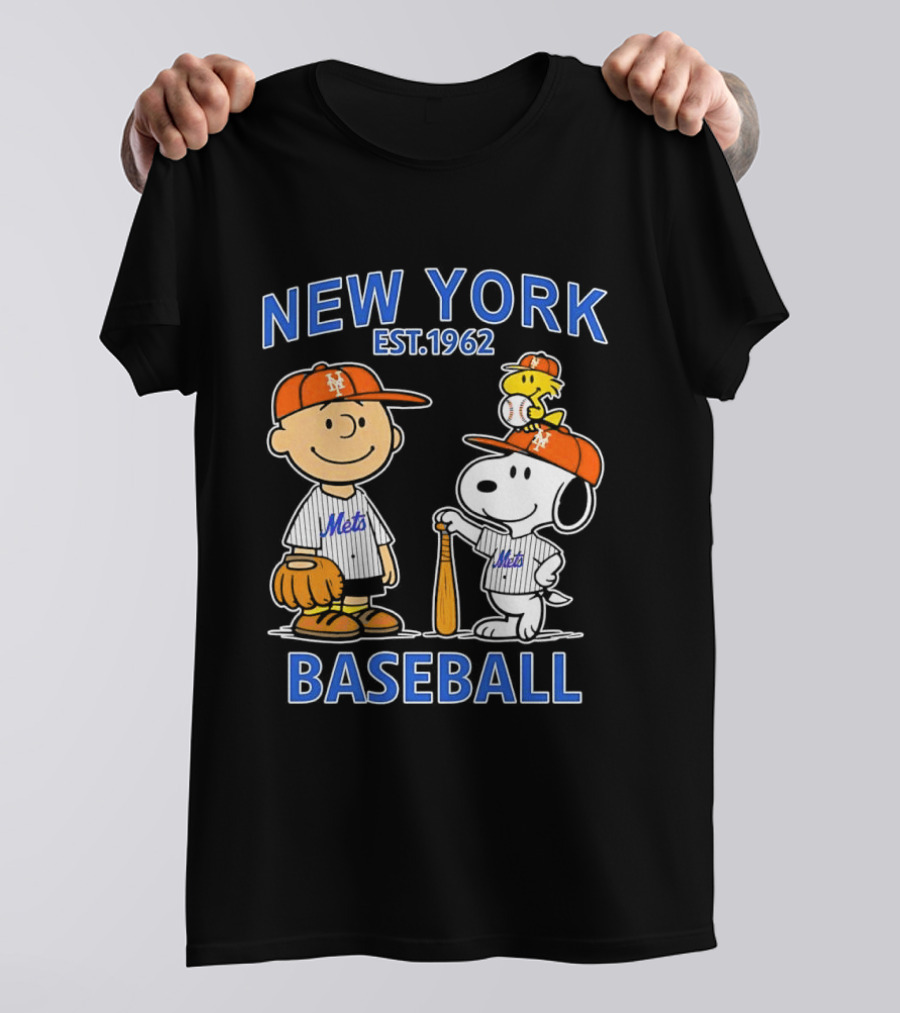 Charlie Brown And Snoopy New York Mets Baseball Est 1962 T-Shirt