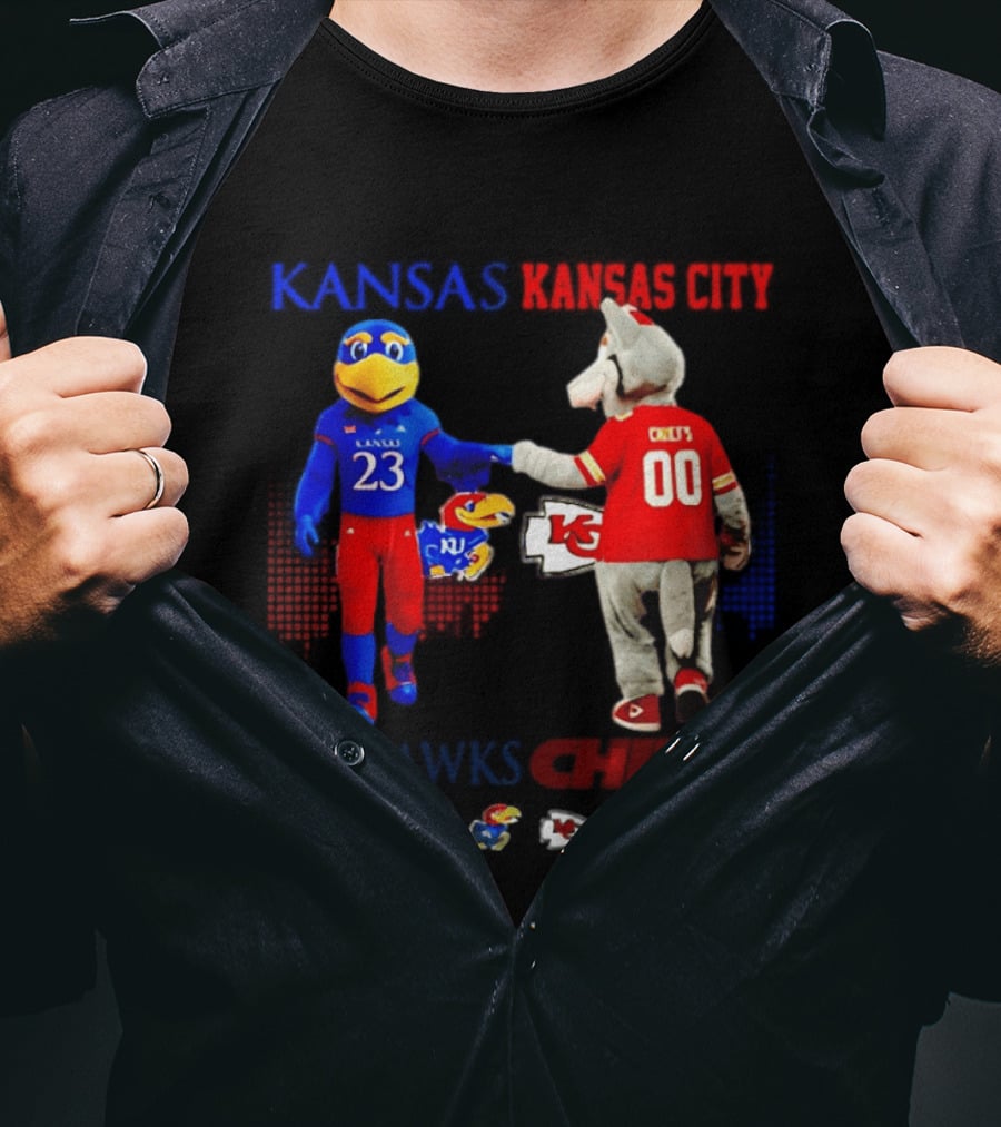 Kansas Jayhawks And Kansas City Chiefs Mascots Fist Bump 23 Vs 00 T-Shirt
