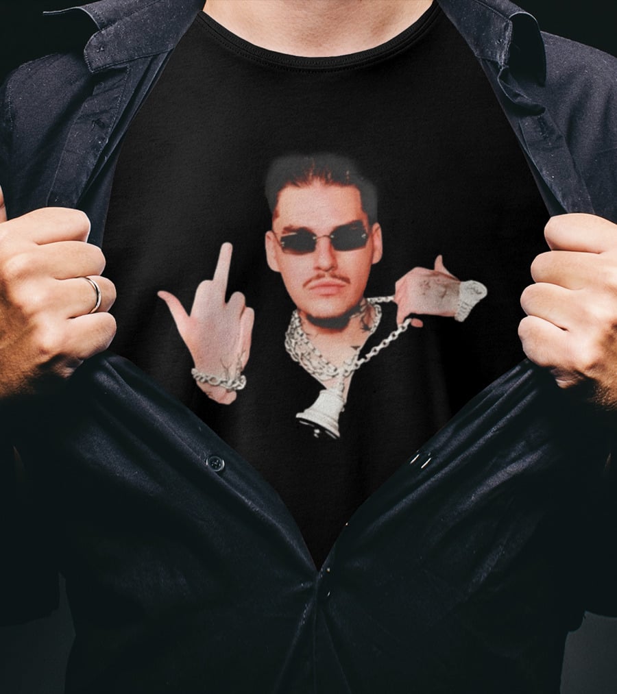 Yeat Rapper Star With Sunglasses Chain Middle Finger Gesture T-Shirt