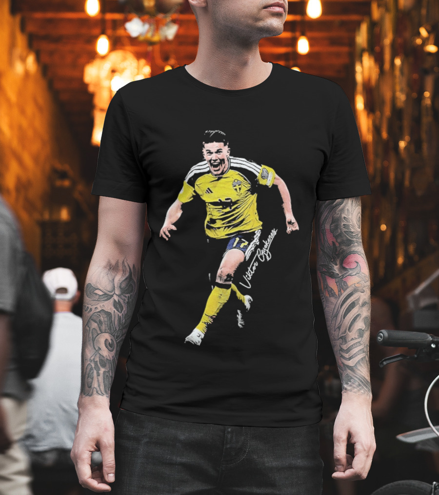 Viktor Gyokeres Player Illustration In Jersey T-Shirt