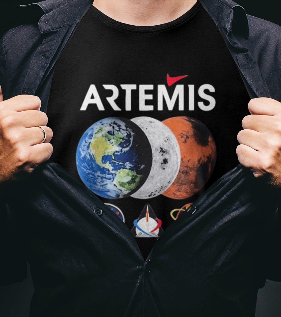 Artemis SpaceX Orion Mission Moon Earth Mars T-Shirt