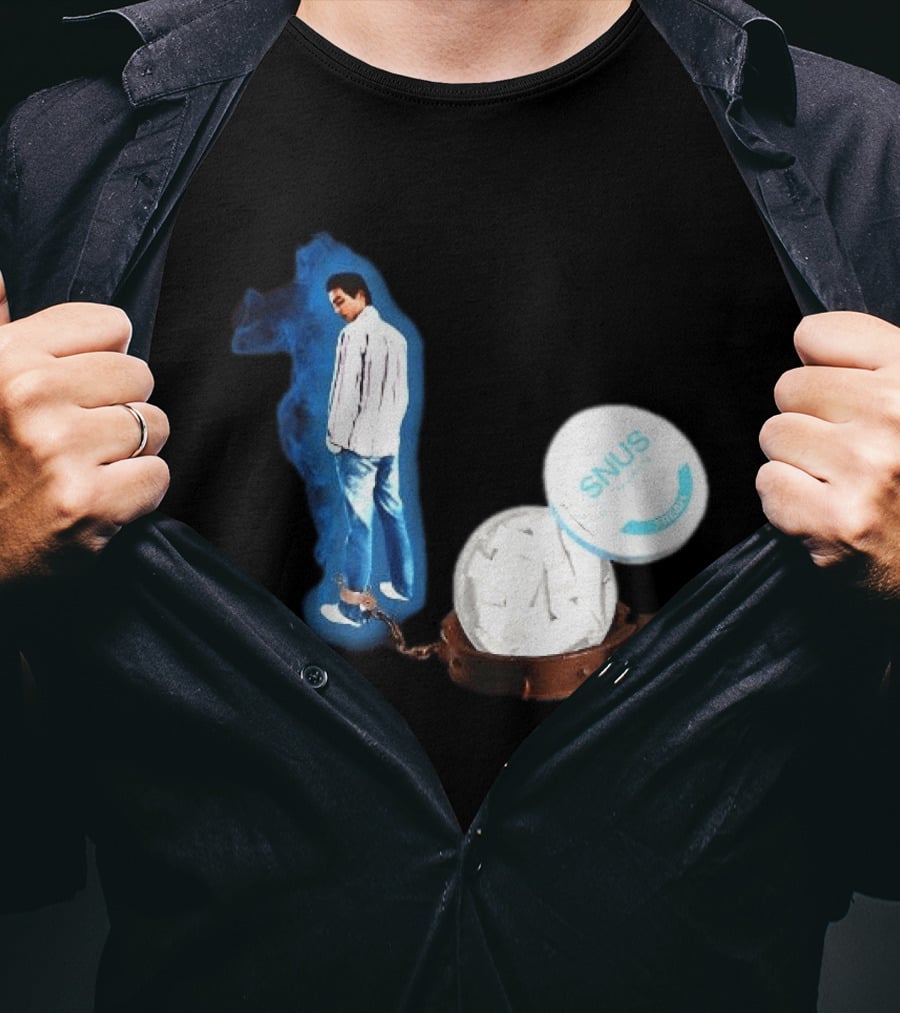 A Snus Gekettet Meme With Snus Tin And Chain T-Shirt
