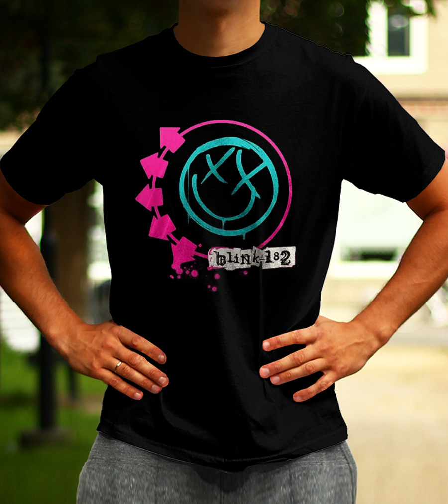 Blink 182 34th Anniversary Thank You For The Memories Band Signatures Iconic Smiley Logo Arrows T-Shirt