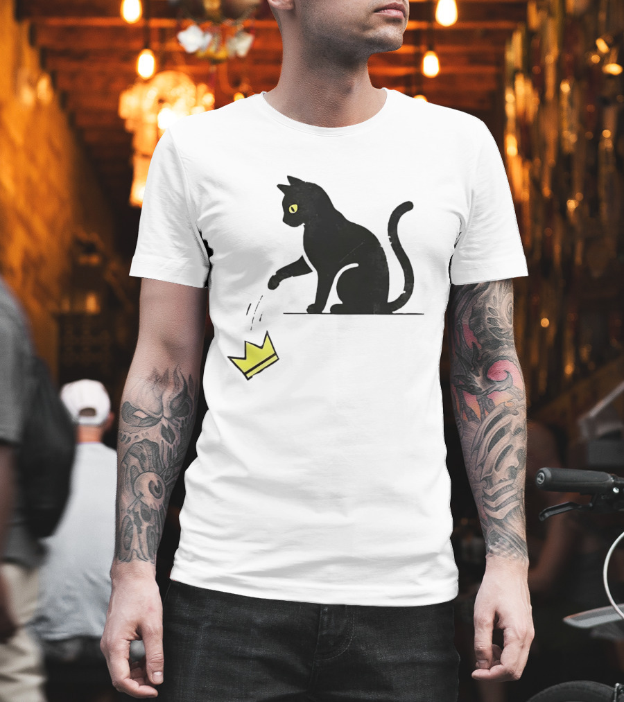 Cat Knocking Crown Anti King Humor Black Cat Yellow Eyes T-Shirt